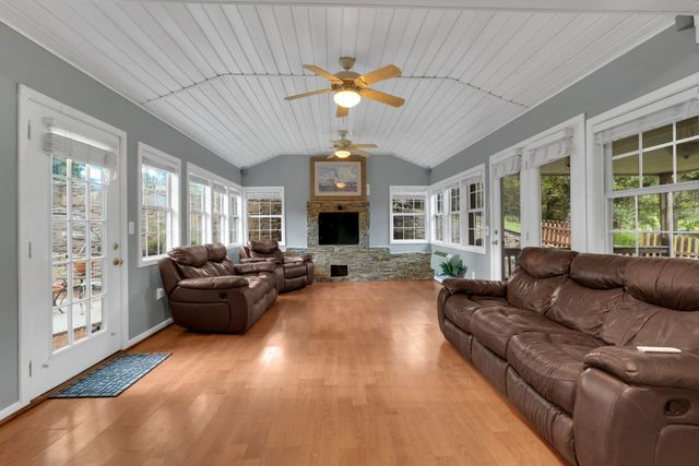 102 Jefferson Dr, Columbia, TN 38401