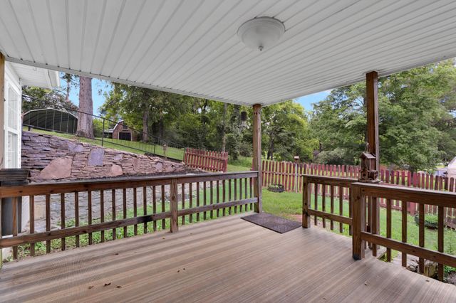 102 Jefferson Dr, Columbia, TN 38401
