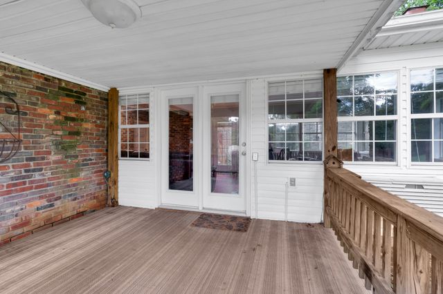 102 Jefferson Dr, Columbia, TN 38401