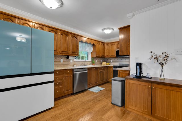 102 Jefferson Dr, Columbia, TN 38401