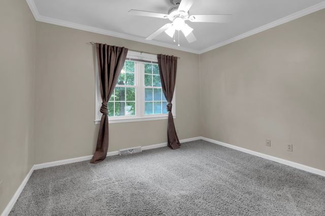 102 Jefferson Dr, Columbia, TN 38401
