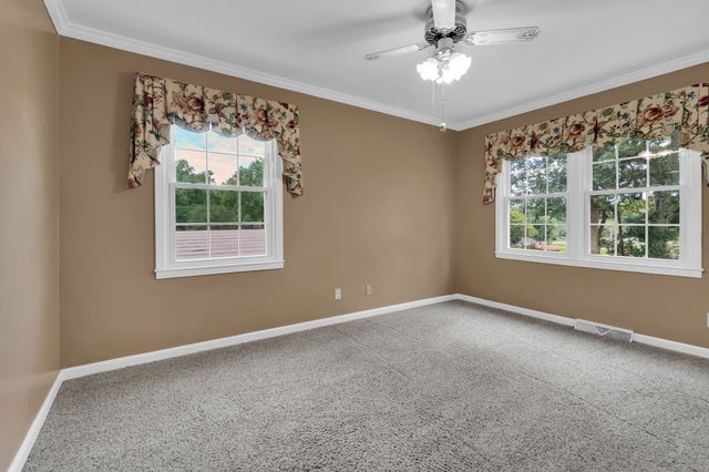 102 Jefferson Dr, Columbia, TN 38401