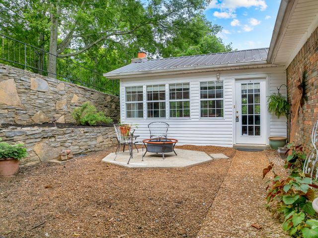 102 Jefferson Dr, Columbia, TN 38401
