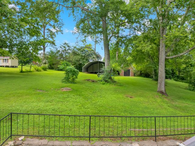 102 Jefferson Dr, Columbia, TN 38401