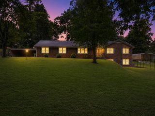 102 Jefferson Dr, Columbia, TN 38401