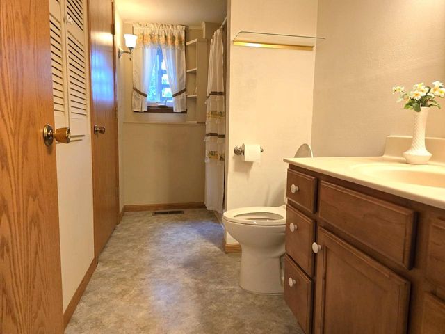 2740 S Nakoma Court, Beloit, WI 53511