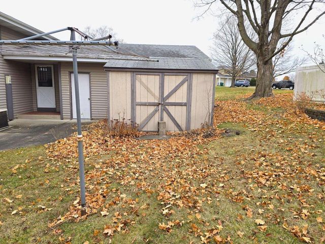 2740 S Nakoma Court, Beloit, WI 53511