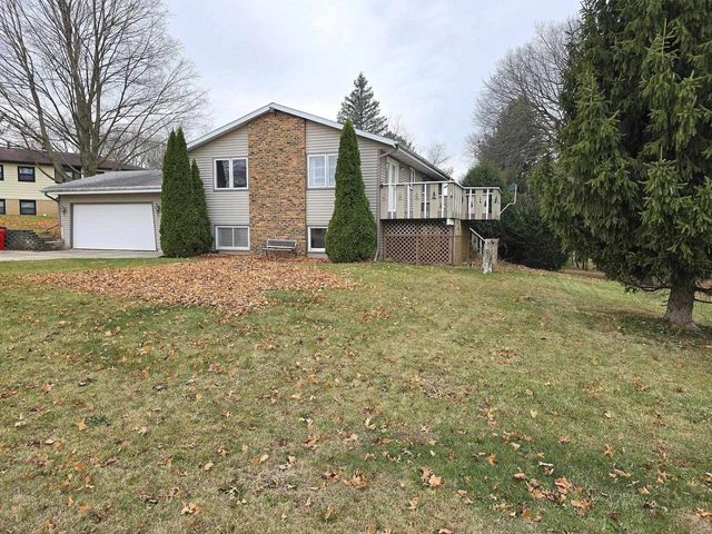 2740 S Nakoma Court, Beloit, WI 53511