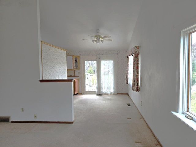 2740 S Nakoma Court, Beloit, WI 53511