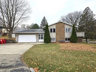 2740 S Nakoma Court, Beloit, WI 53511