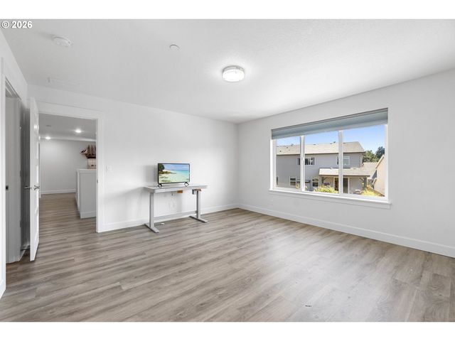 12740 Se GATEWAY Dr, Happy Valley, OR 97086
