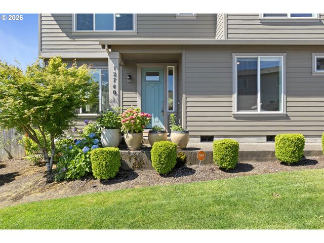 12740 Se GATEWAY Dr, Happy Valley, OR 97086