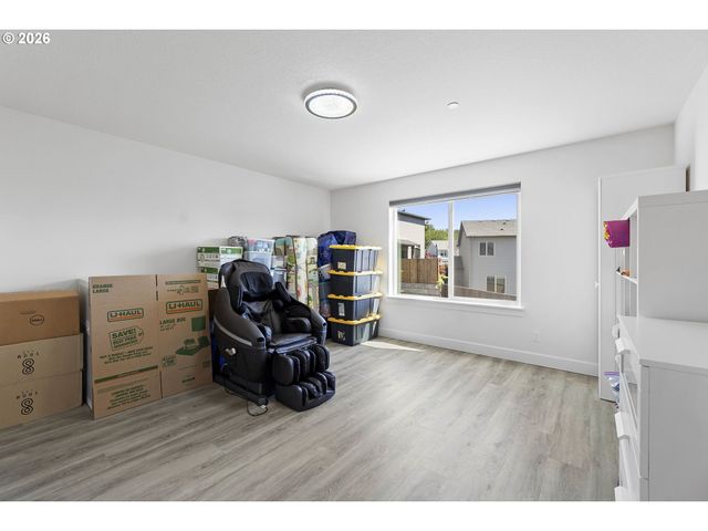 12740 Se GATEWAY Dr, Happy Valley, OR 97086