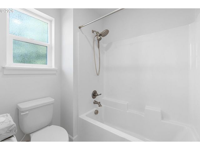 12740 Se GATEWAY Dr, Happy Valley, OR 97086