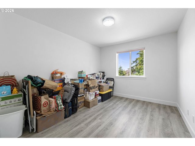 12740 Se GATEWAY Dr, Happy Valley, OR 97086