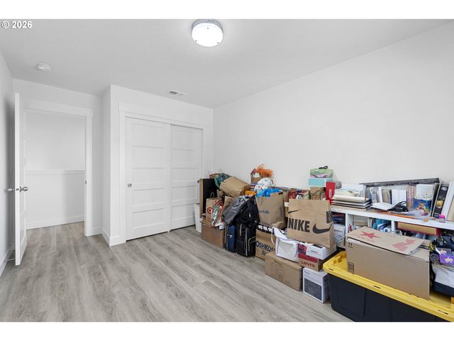 12740 Se GATEWAY Dr, Happy Valley, OR 97086