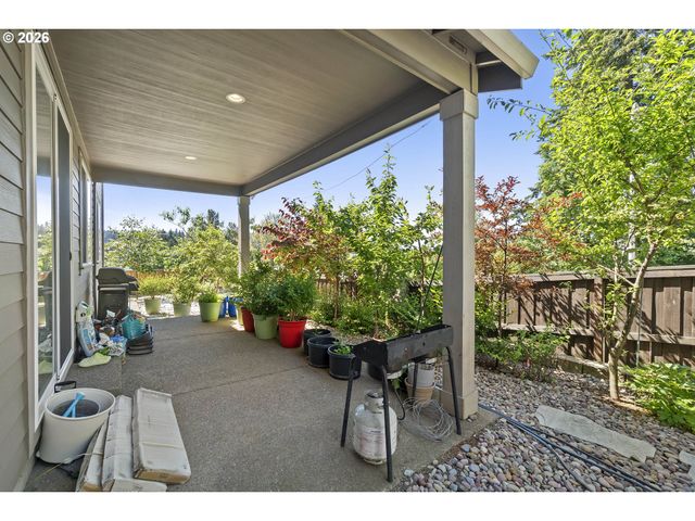 12740 Se GATEWAY Dr, Happy Valley, OR 97086