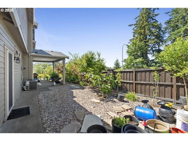 12740 Se GATEWAY Dr, Happy Valley, OR 97086