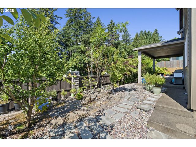 12740 Se GATEWAY Dr, Happy Valley, OR 97086