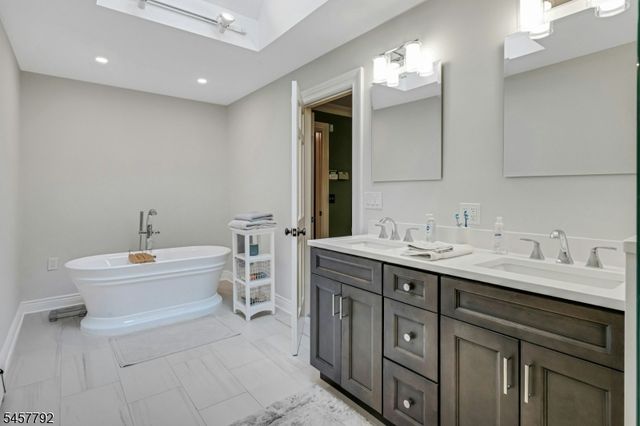 55 Cheyenne Trl, Sparta Twp., NJ 07871