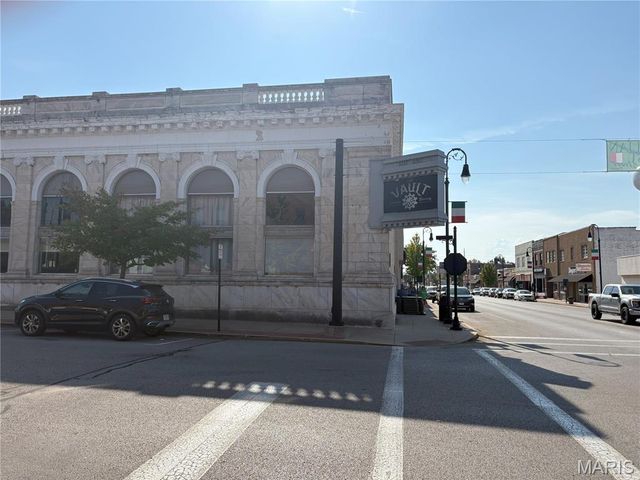 102 W Main Street, Collinsville, IL 62234