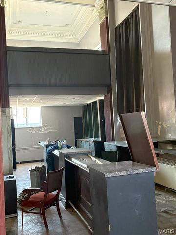 102 W Main Street, Collinsville, IL 62234