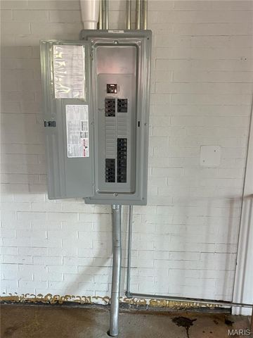 102 W Main Street, Collinsville, IL 62234