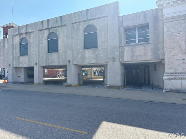 102 W Main Street, Collinsville, IL 62234