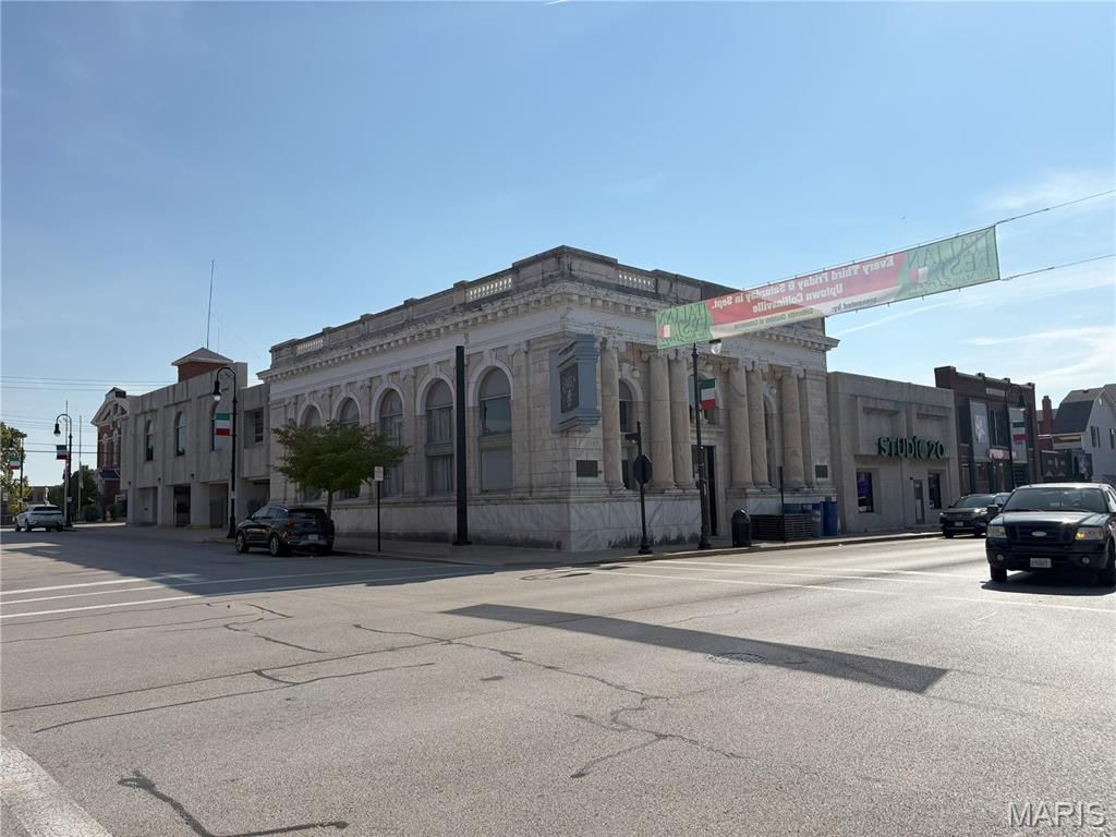 102 W Main Street, Collinsville, IL 62234