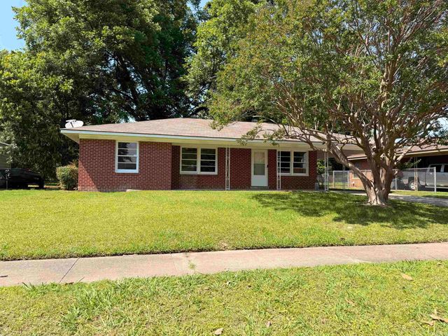 1801 BELMOOR Drive, Pine Bluff, AR 71601