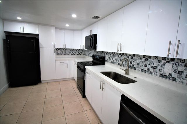7000 NW 186TH Street 4-217, Hialeah, FL 33015