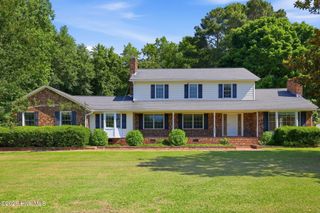 450 Davenport Farm Road, Winterville, NC 28590