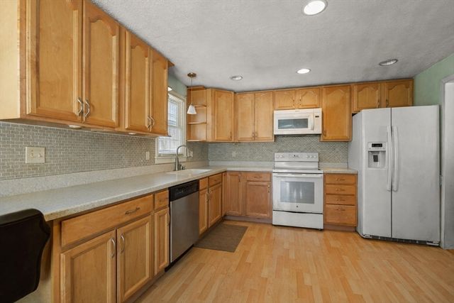 100 Concord St, Brockton, MA 02302