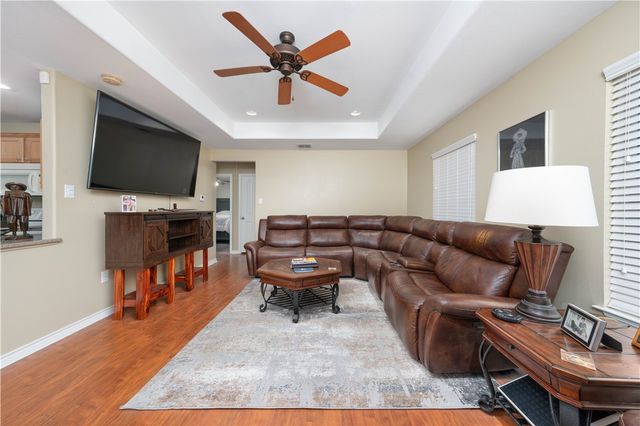 1023 S Fuqua St, Rockport, TX 78382