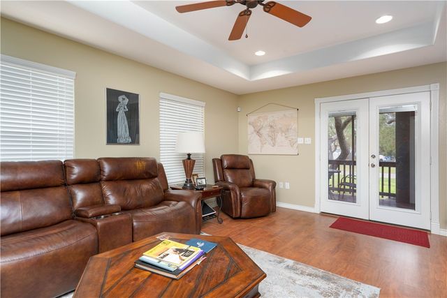 1023 S Fuqua St, Rockport, TX 78382