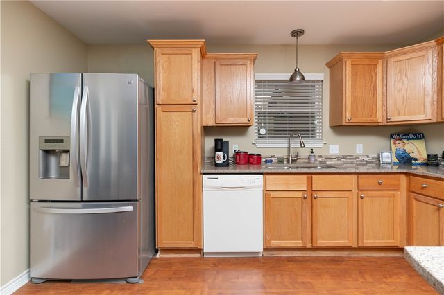 1023 S Fuqua St, Rockport, TX 78382