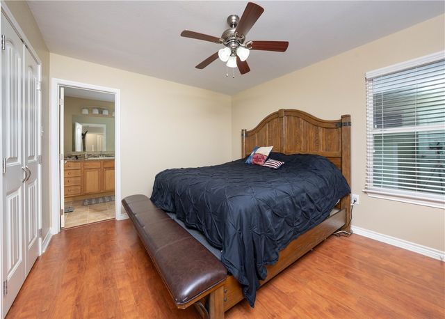 1023 S Fuqua St, Rockport, TX 78382