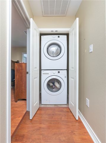 1023 S Fuqua St, Rockport, TX 78382