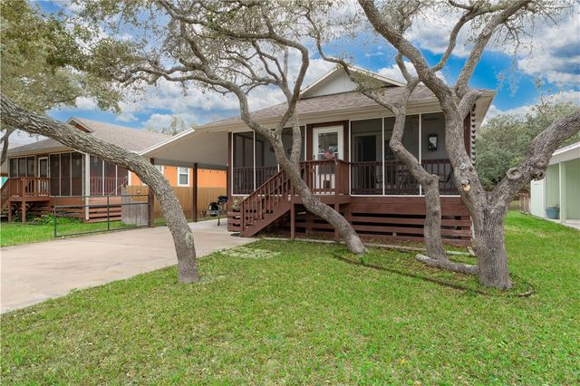 1023 S Fuqua St, Rockport, TX 78382