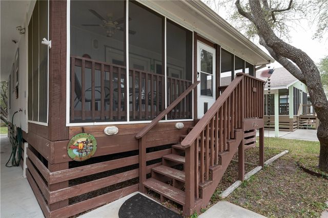 1023 S Fuqua St, Rockport, TX 78382