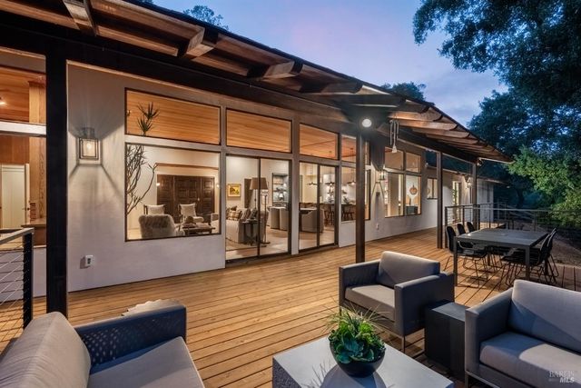 18492 White Oak Dr, Sonoma, CA 95476