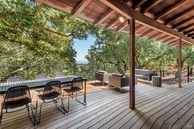 18492 White Oak Dr, Sonoma, CA 95476