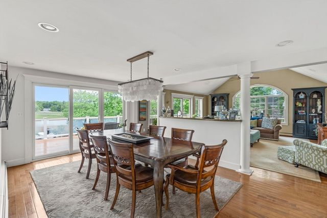 102 Riverside Circle, Marshfield, MA 02050