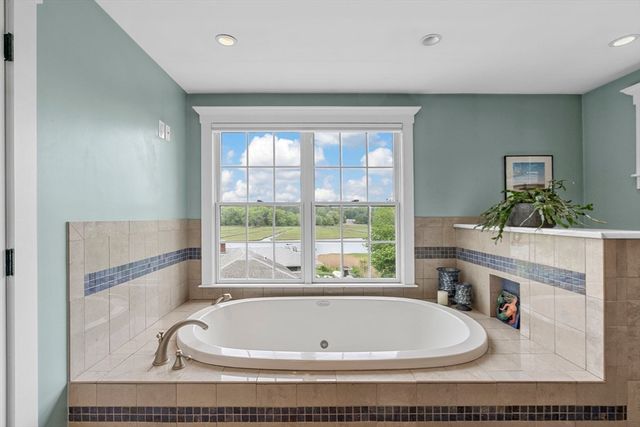 102 Riverside Circle, Marshfield, MA 02050