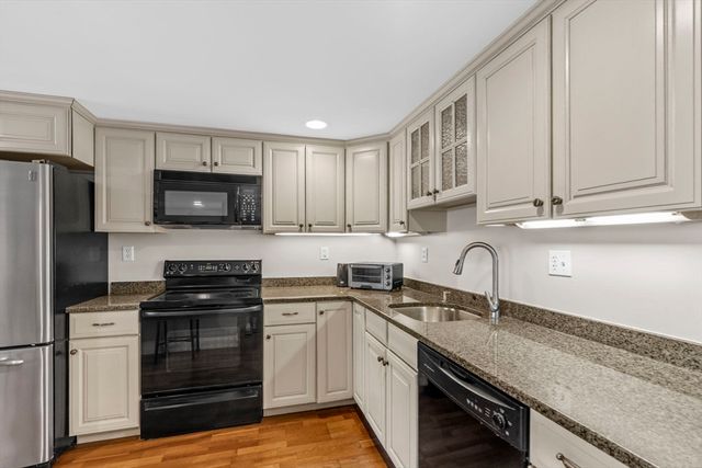 102 Riverside Circle, Marshfield, MA 02050