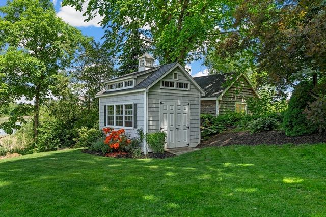 102 Riverside Circle, Marshfield, MA 02050