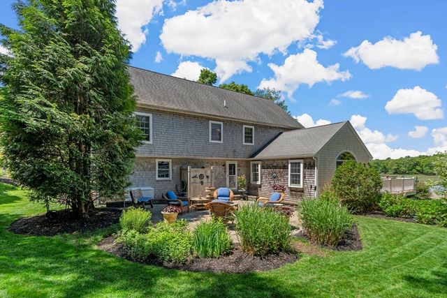 102 Riverside Circle, Marshfield, MA 02050