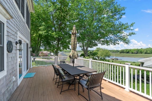 102 Riverside Circle, Marshfield, MA 02050