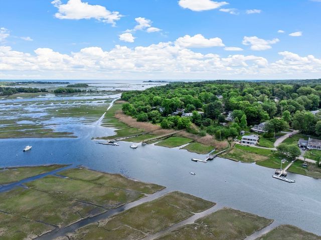 102 Riverside Circle, Marshfield, MA 02050