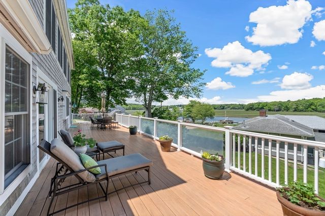 102 Riverside Circle, Marshfield, MA 02050